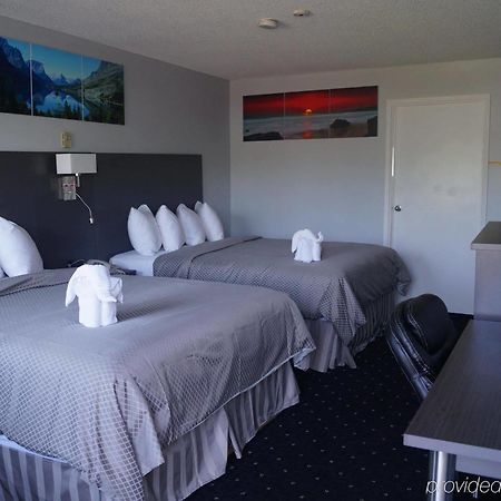 Howard Johnson By Wyndham Gananoque Εξωτερικό φωτογραφία