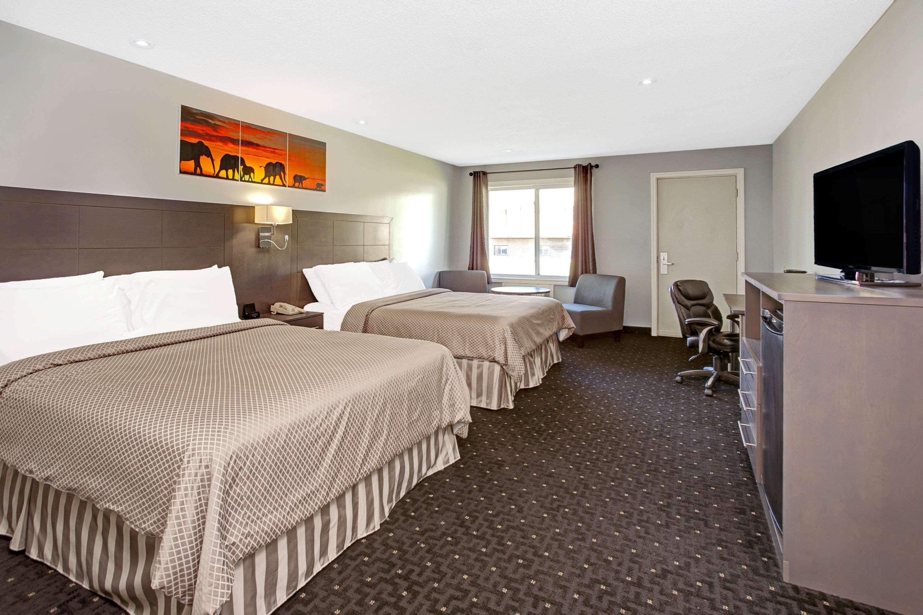 Howard Johnson By Wyndham Gananoque Εξωτερικό φωτογραφία