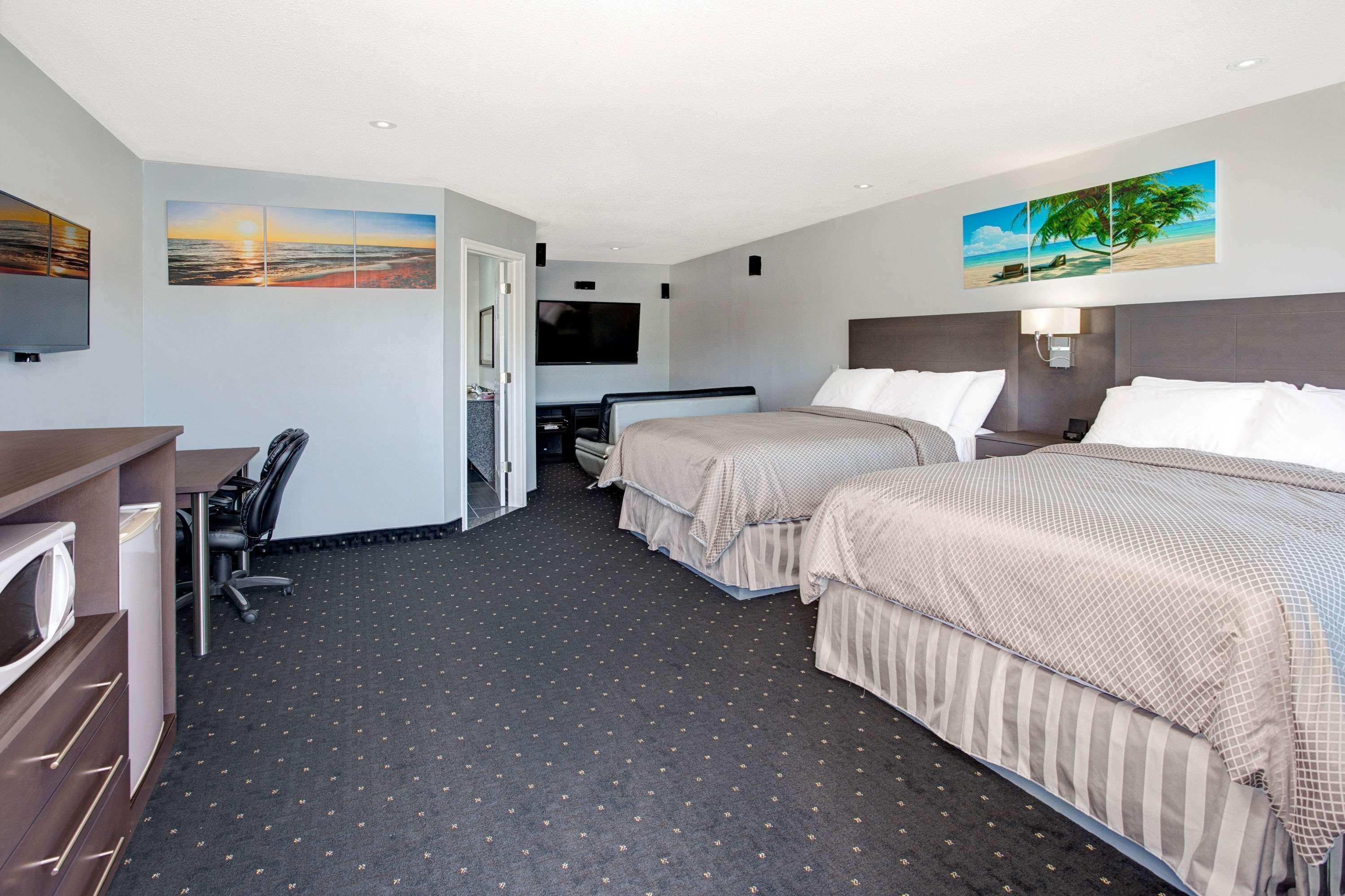 Howard Johnson By Wyndham Gananoque Εξωτερικό φωτογραφία